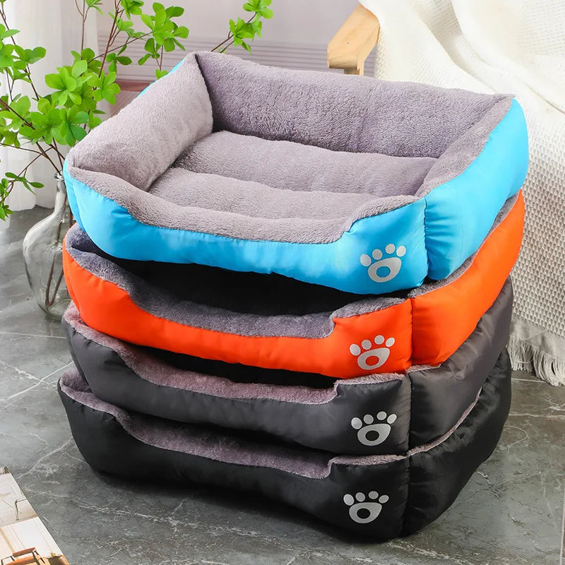 🏠 Cuccia Invernale Quadrata per Cani e Gatti – Morbida, Impermeabile e Lavabile