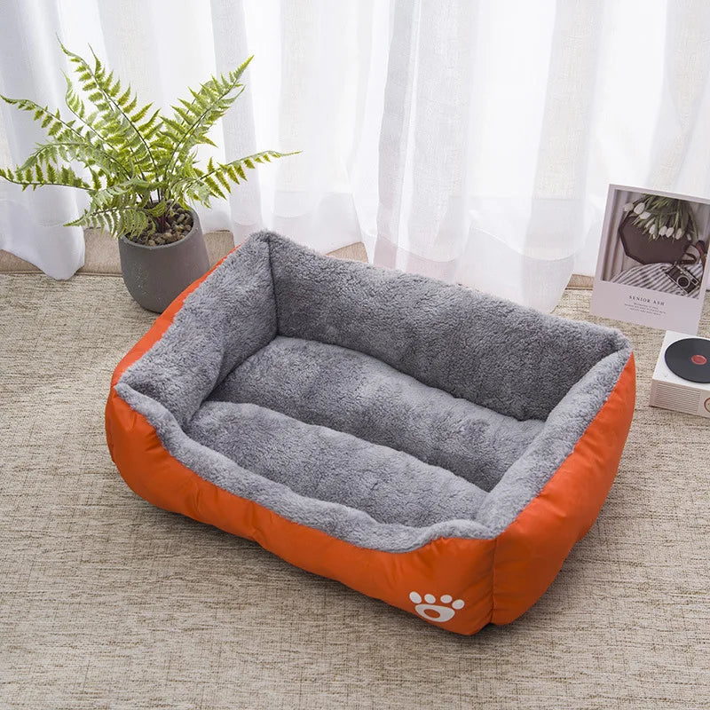 🏠 Cuccia Invernale Quadrata per Cani e Gatti – Morbida, Impermeabile e Lavabile
